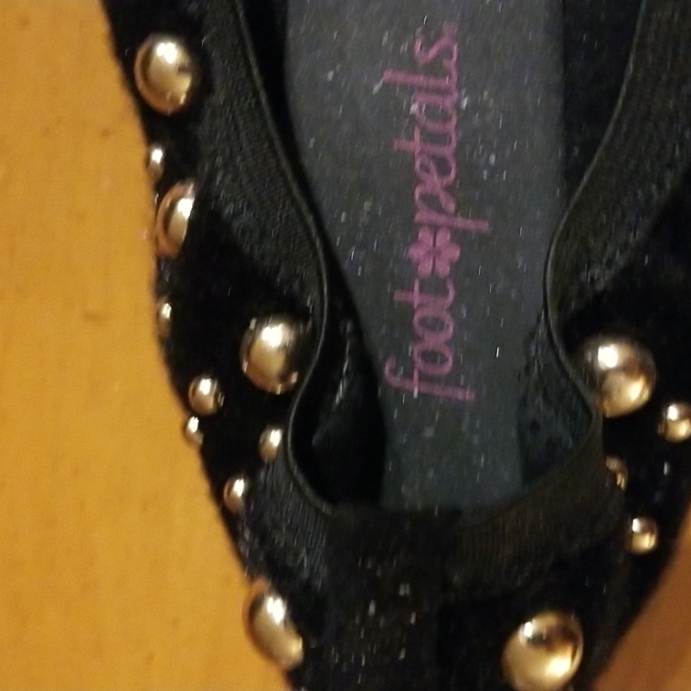 Black Foot Petals flats w studs - Picture 7 of 8